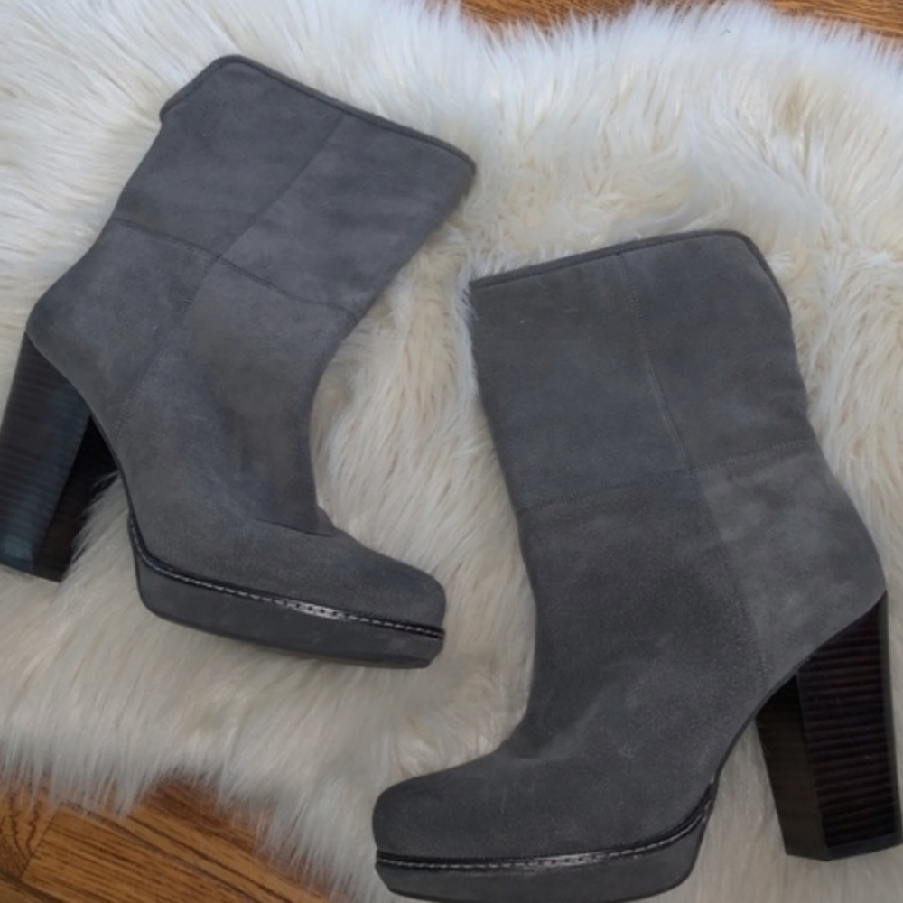 Banana Republic gray suede platform booties